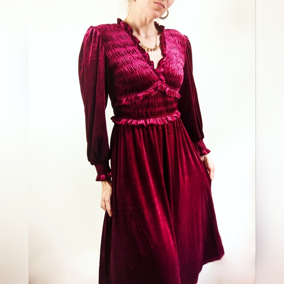 blu pepper velvet dress Petite Harriet Blue Velvet Puff Sleeve Dress – Ro&Zo main image 0